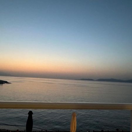 Beach Retreat In Town Corinth 外观 照片