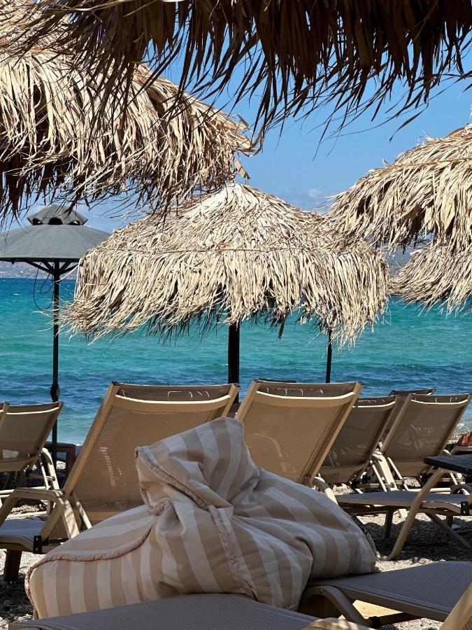 Beach Retreat In Town Corinth 外观 照片