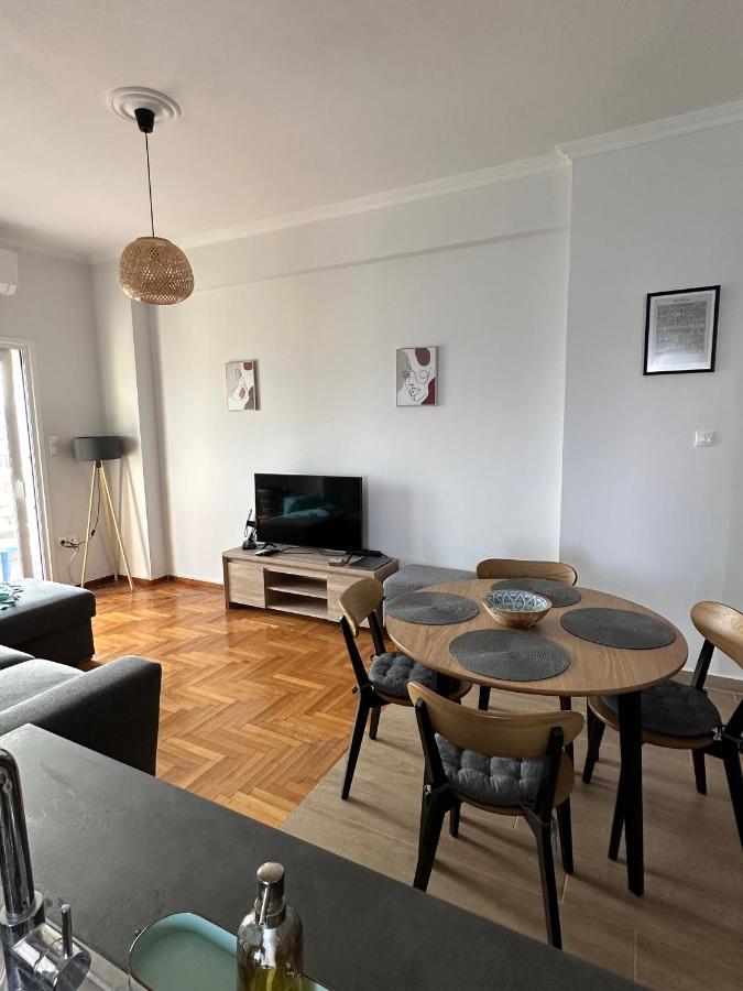 Beach Retreat In Town Corinth 外观 照片